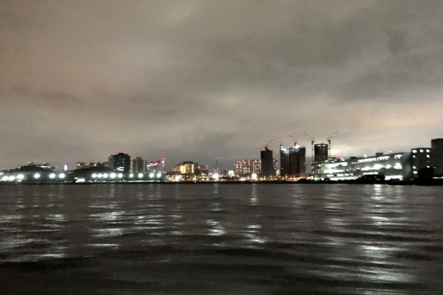 【東京湾ボートシーバス　2018年11月中旬】シーバスハイシーズンの大潮<br />東京湾マリーナにあるシーハントさんでナイトボートシーバスをチャーターしました！